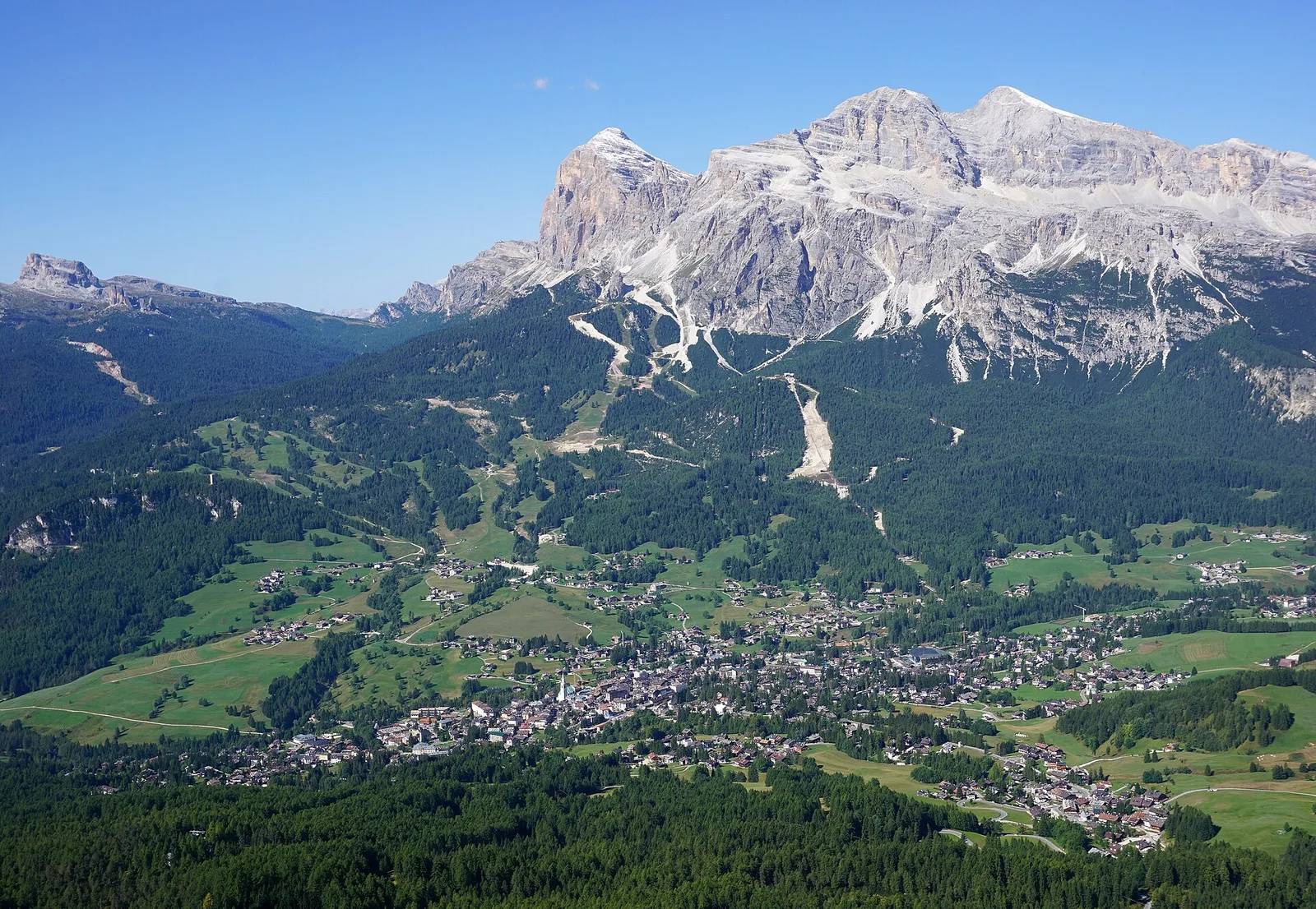 Cortina in the amphitheatre of pale peaks