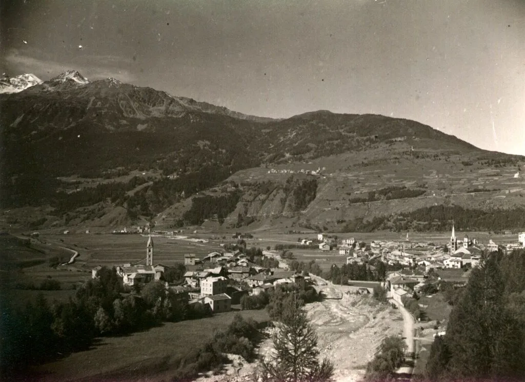 Bormio, spa town at the foot of the national park