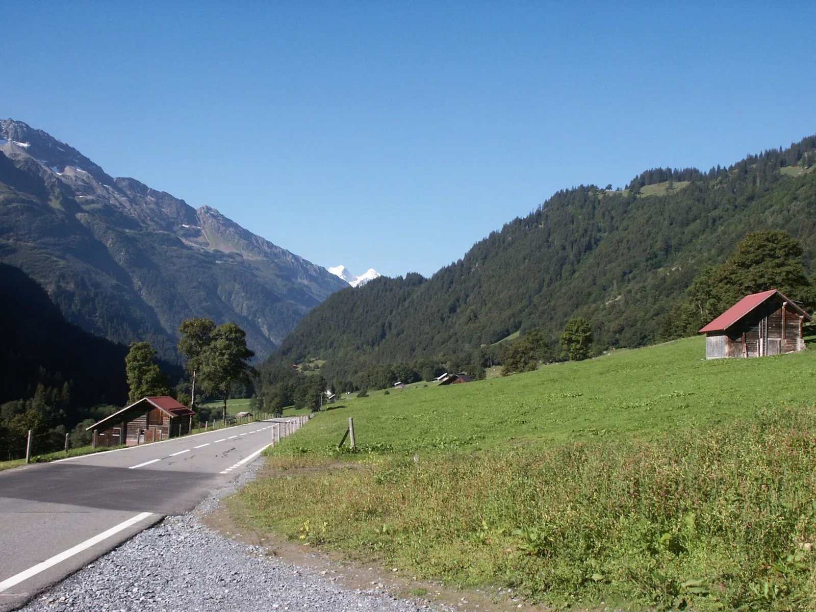 Susten’s clean line of hairpins back toward Meiringen