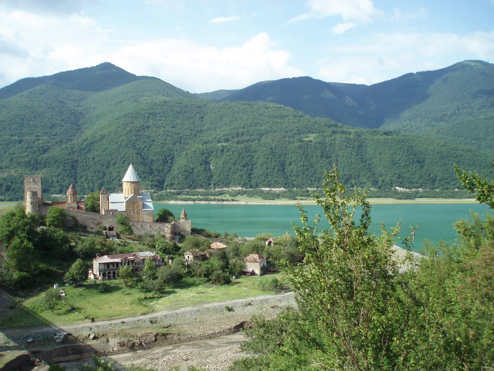 Ananuri