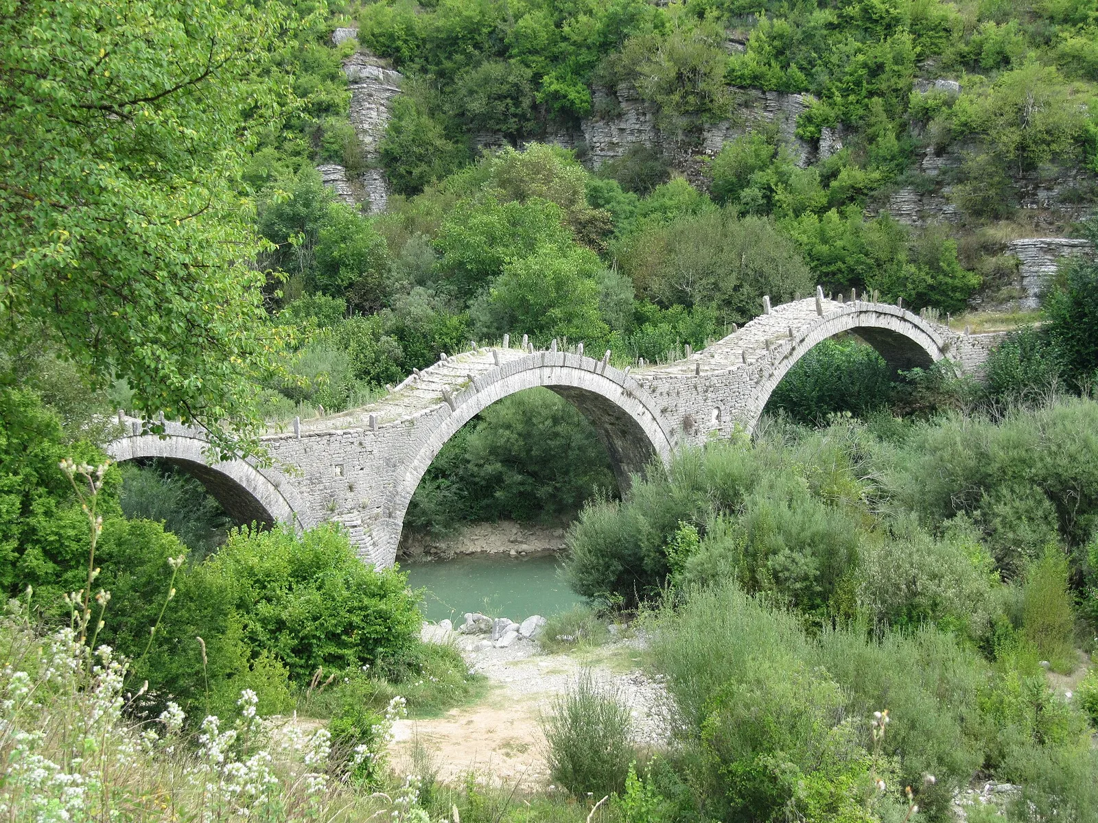Plakida bridge, Kipoi