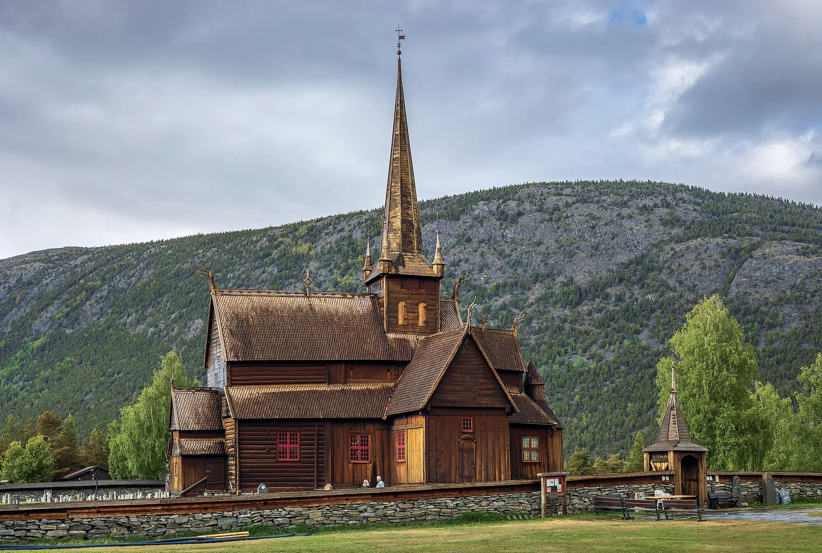 Lom stave church