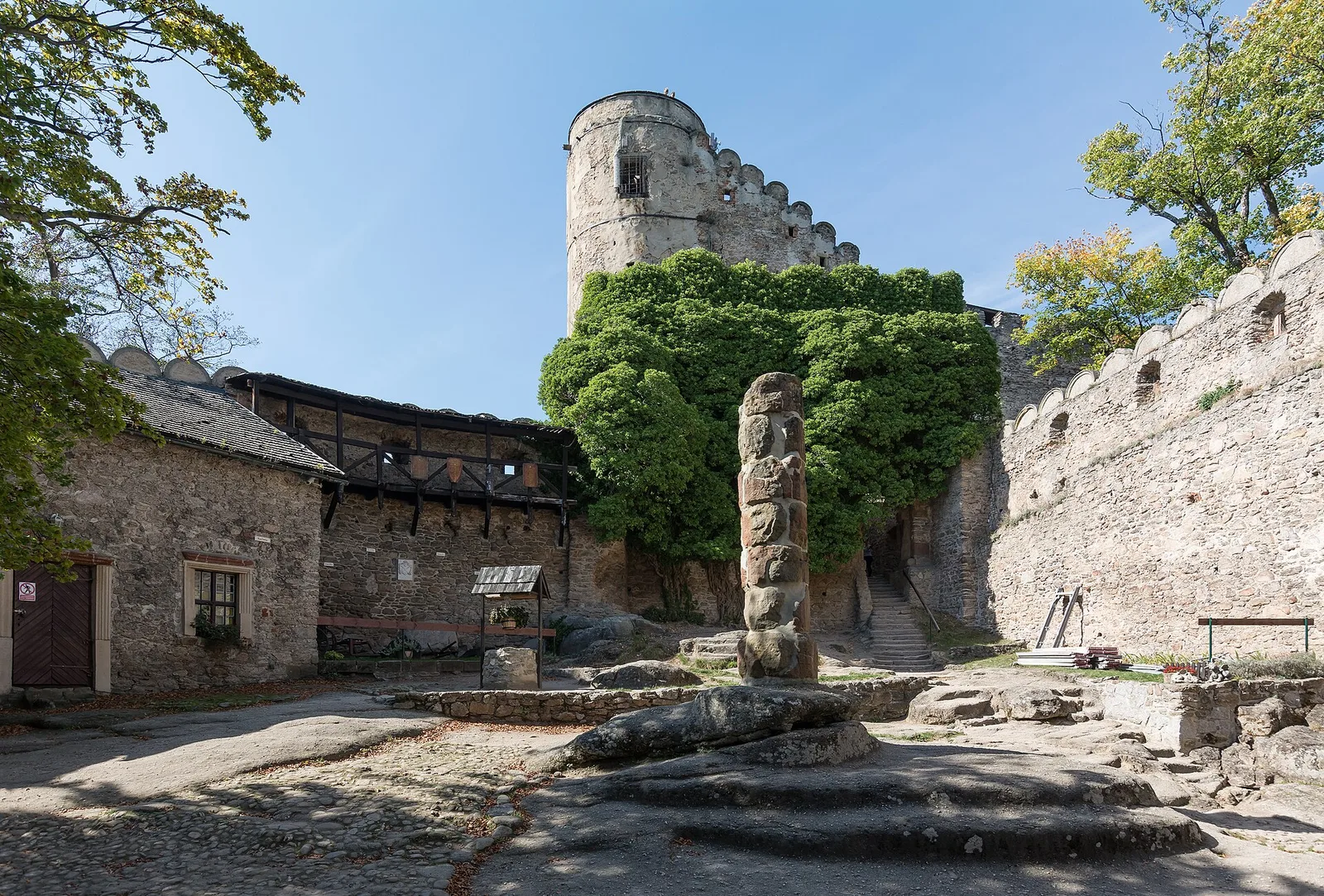 Chojnik Castle on its granite rock